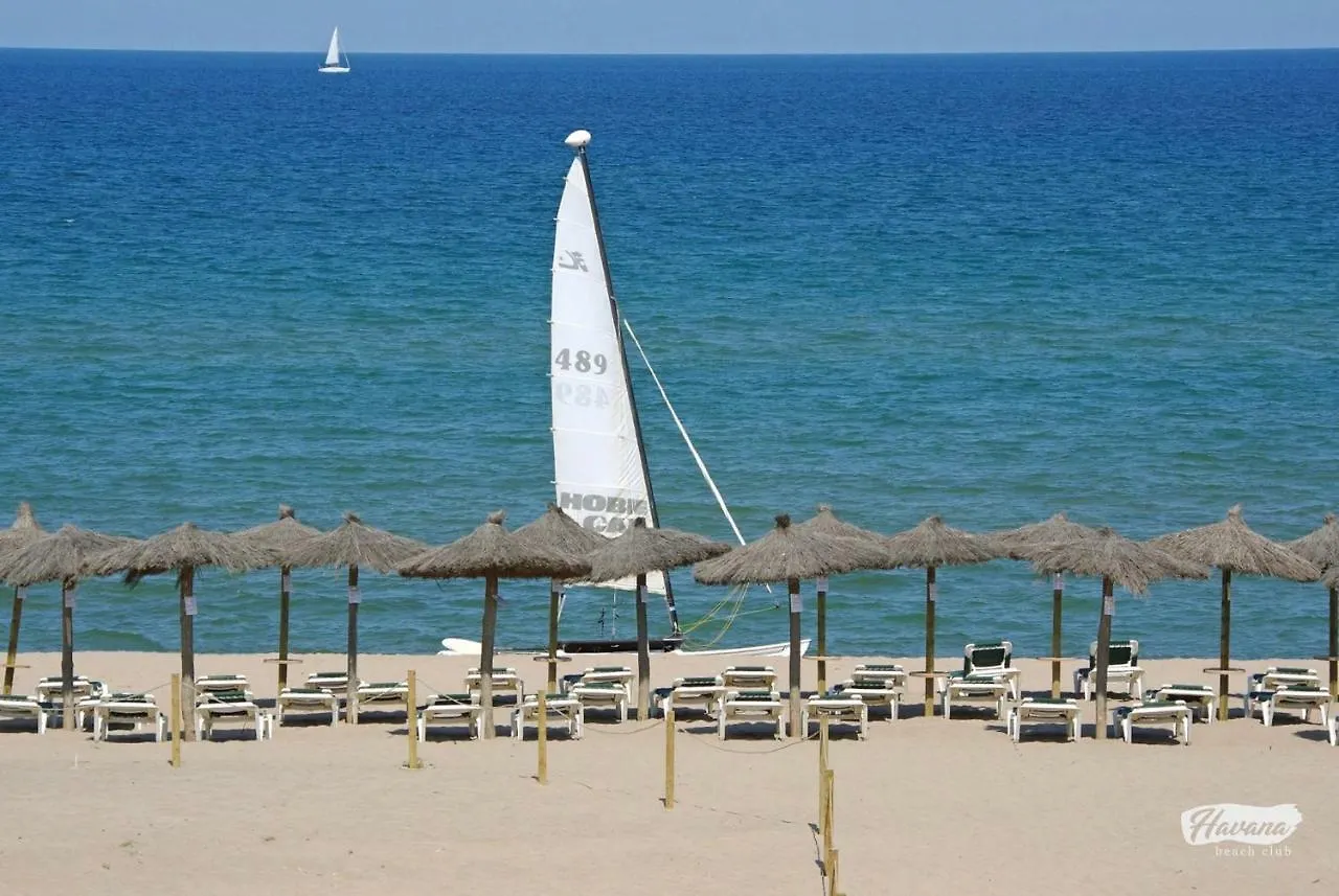 Apartaments Beach & Golf Resort パルス 0*,